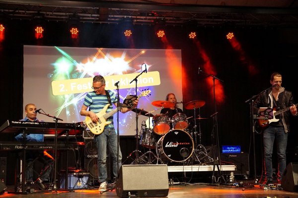 Blind Foundation auf der Bühne